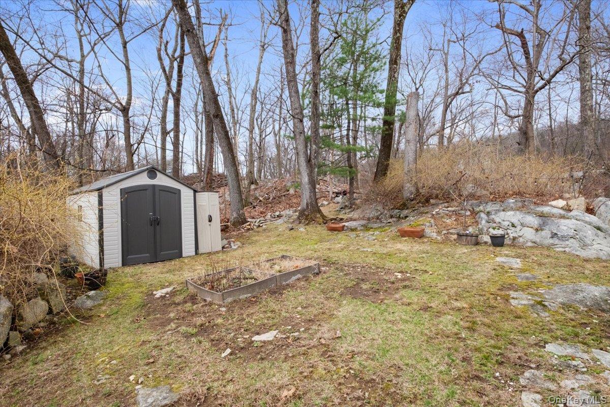 45 Laurel Road Lake Peekskill, NY 10537 - Photo 22 of 41