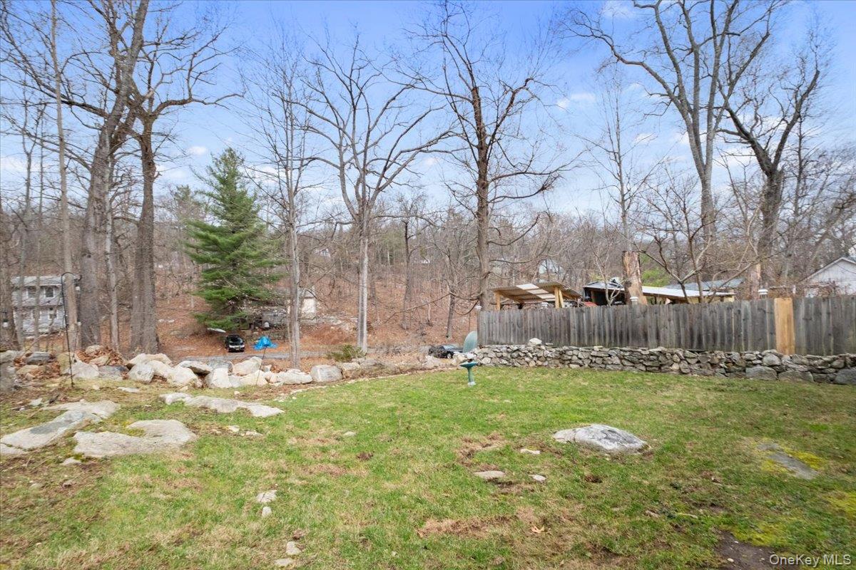 45 Laurel Road Lake Peekskill, NY 10537 - Photo 24 of 41