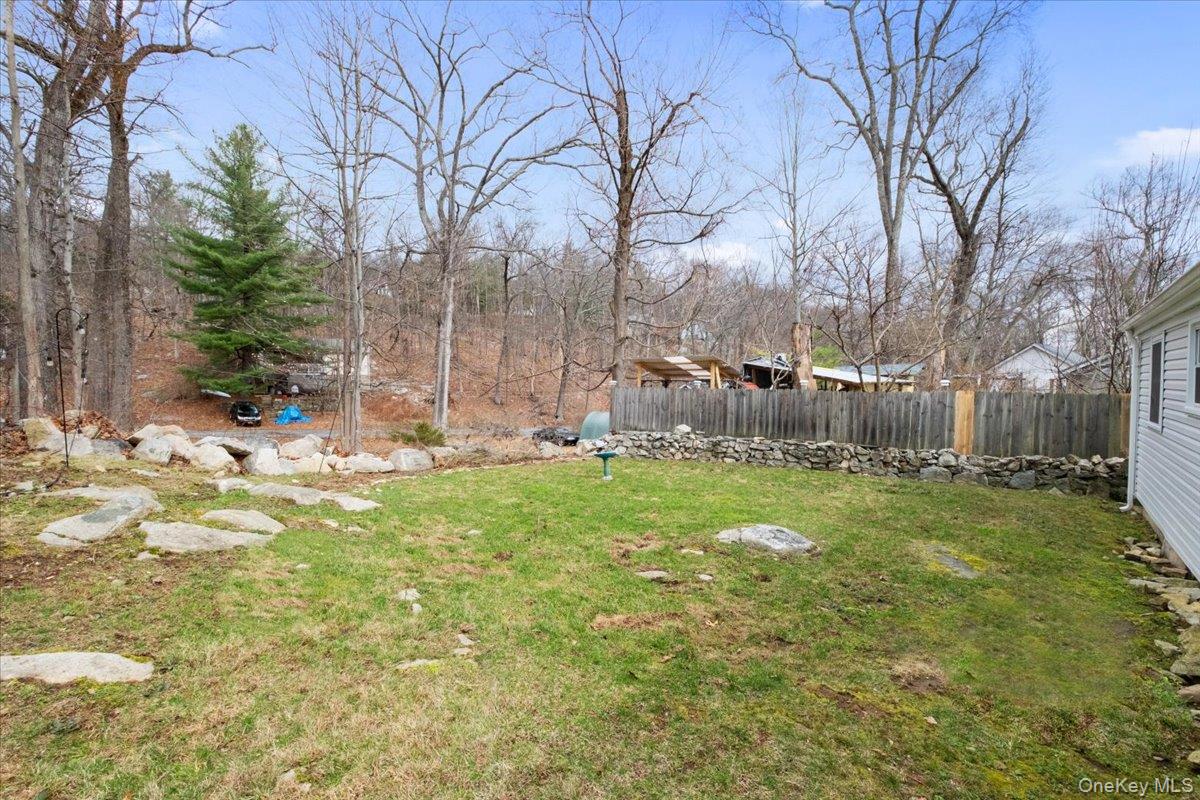 45 Laurel Road Lake Peekskill, NY 10537 - Photo 25 of 41