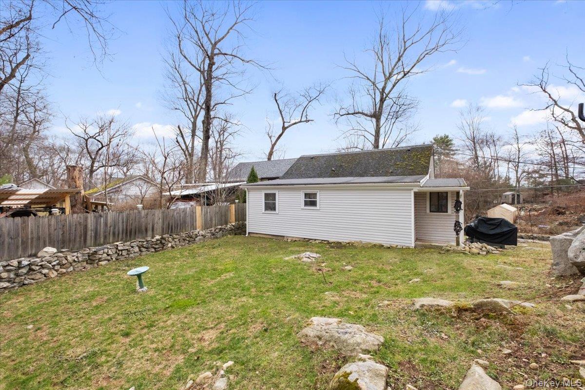 45 Laurel Road Lake Peekskill, NY 10537 - Photo 26 of 41