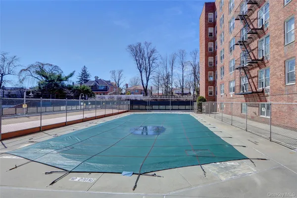 a view of a tennis court