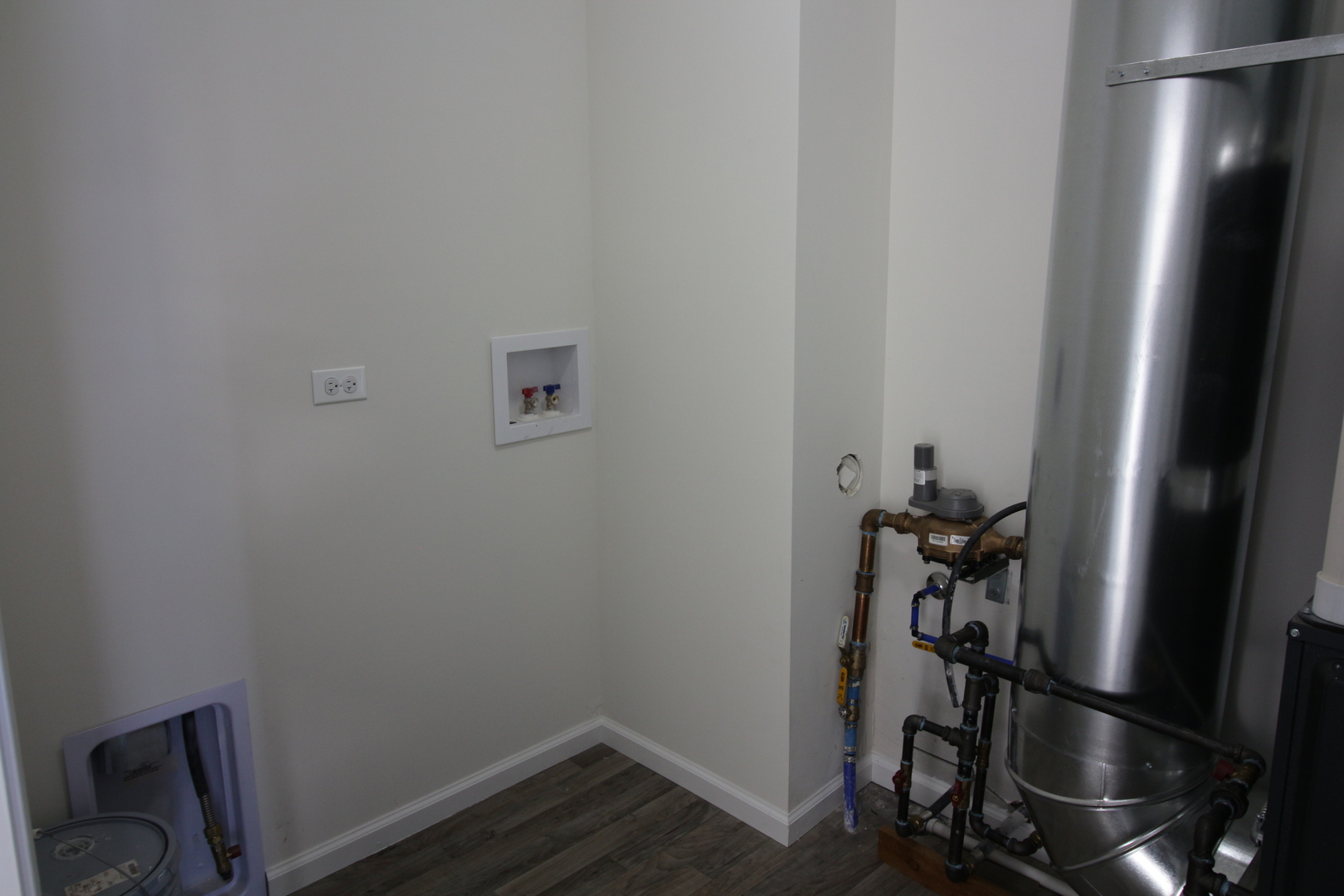 8 Kimberly Road Spring Valley, IL 61362 - Photo 5 of 17 a view of a room with gym equipment