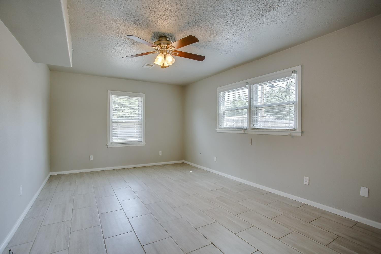 2601 27th Street Lubbock, TX 79410 - Photo 12 of 16 Photo 12