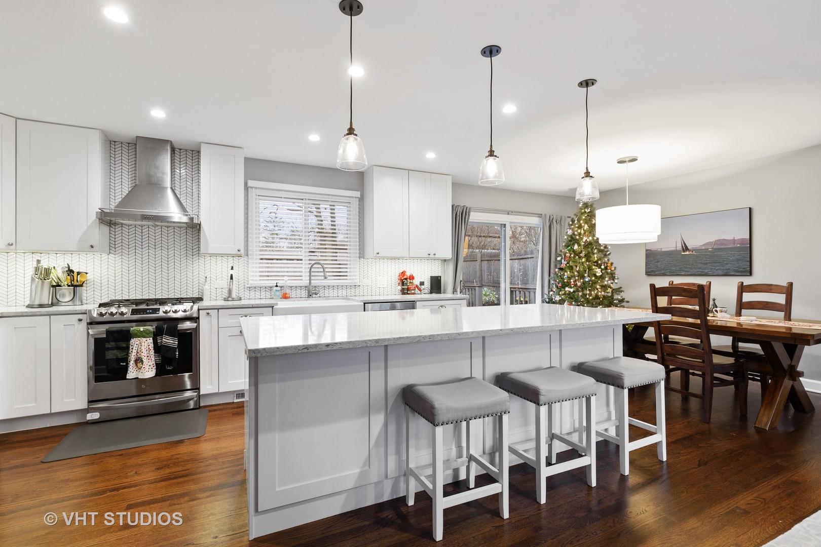 1134 Kenton Road Deerfield, IL 60015 - Photo 4 of 13