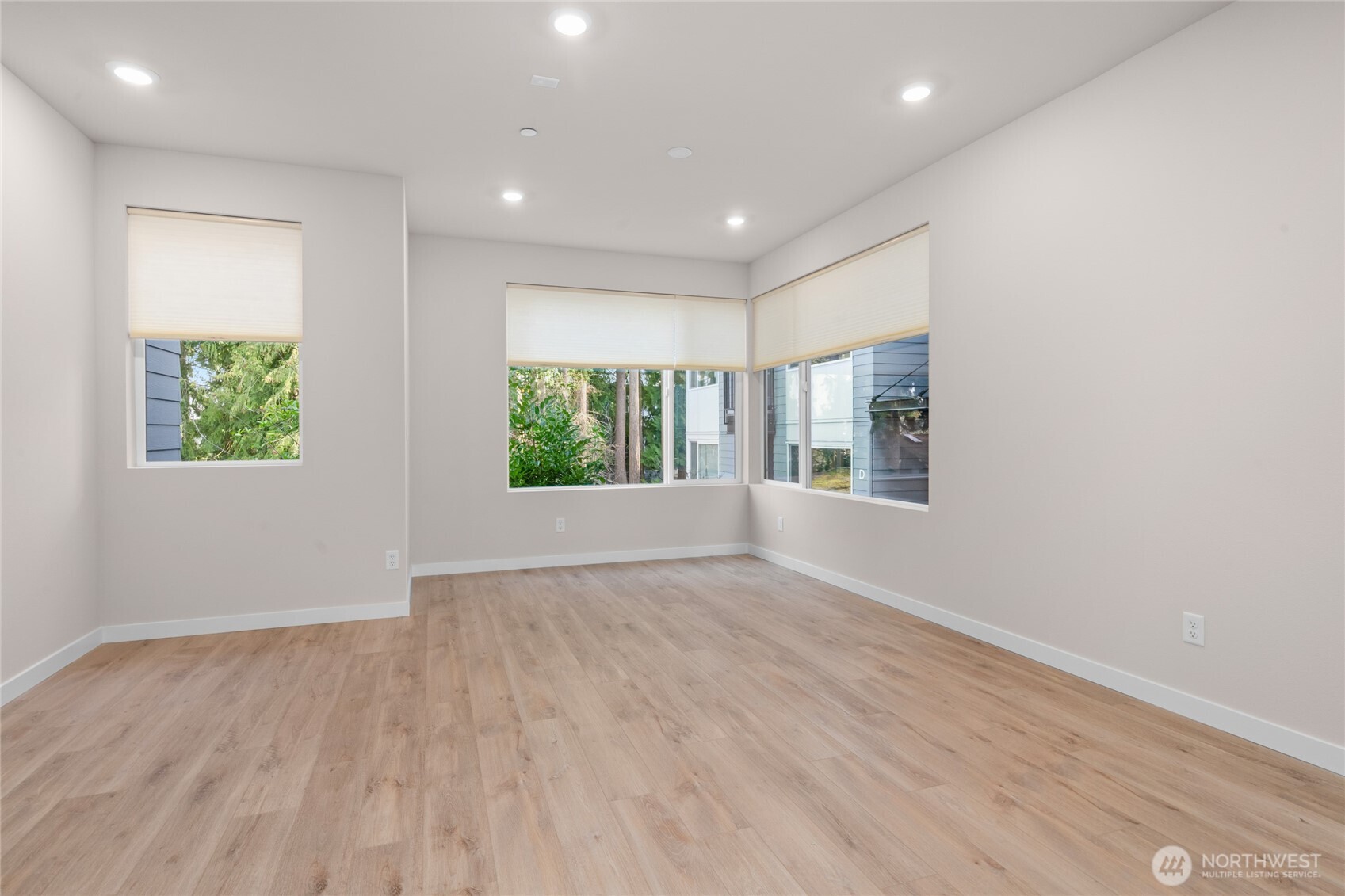 2121 North 148th Street, Unit C Shoreline, WA 98133 - Photo 13 of 31