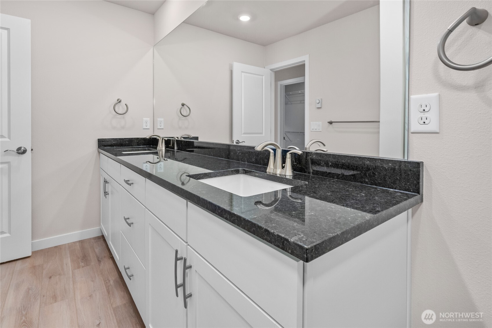 2121 North 148th Street, Unit C Shoreline, WA 98133 - Photo 20 of 31