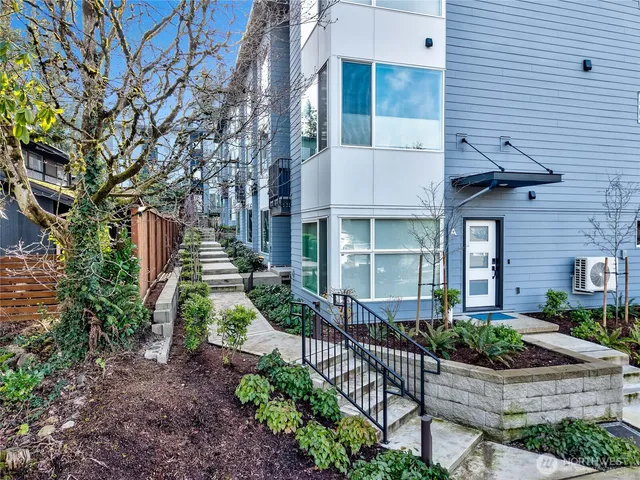 $699,999 | 2121 North 148th Street, Unit C, Shoreline, WA 98133