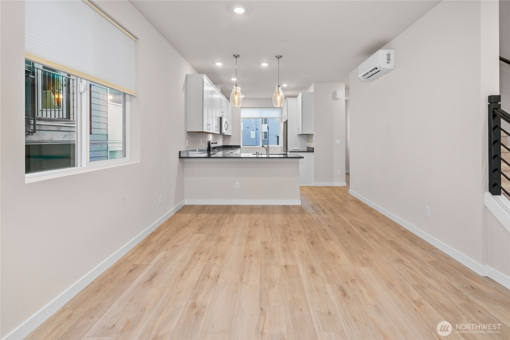 2121 North 148th Street, Unit C Shoreline, WA 98133 - Photo 4 of 31