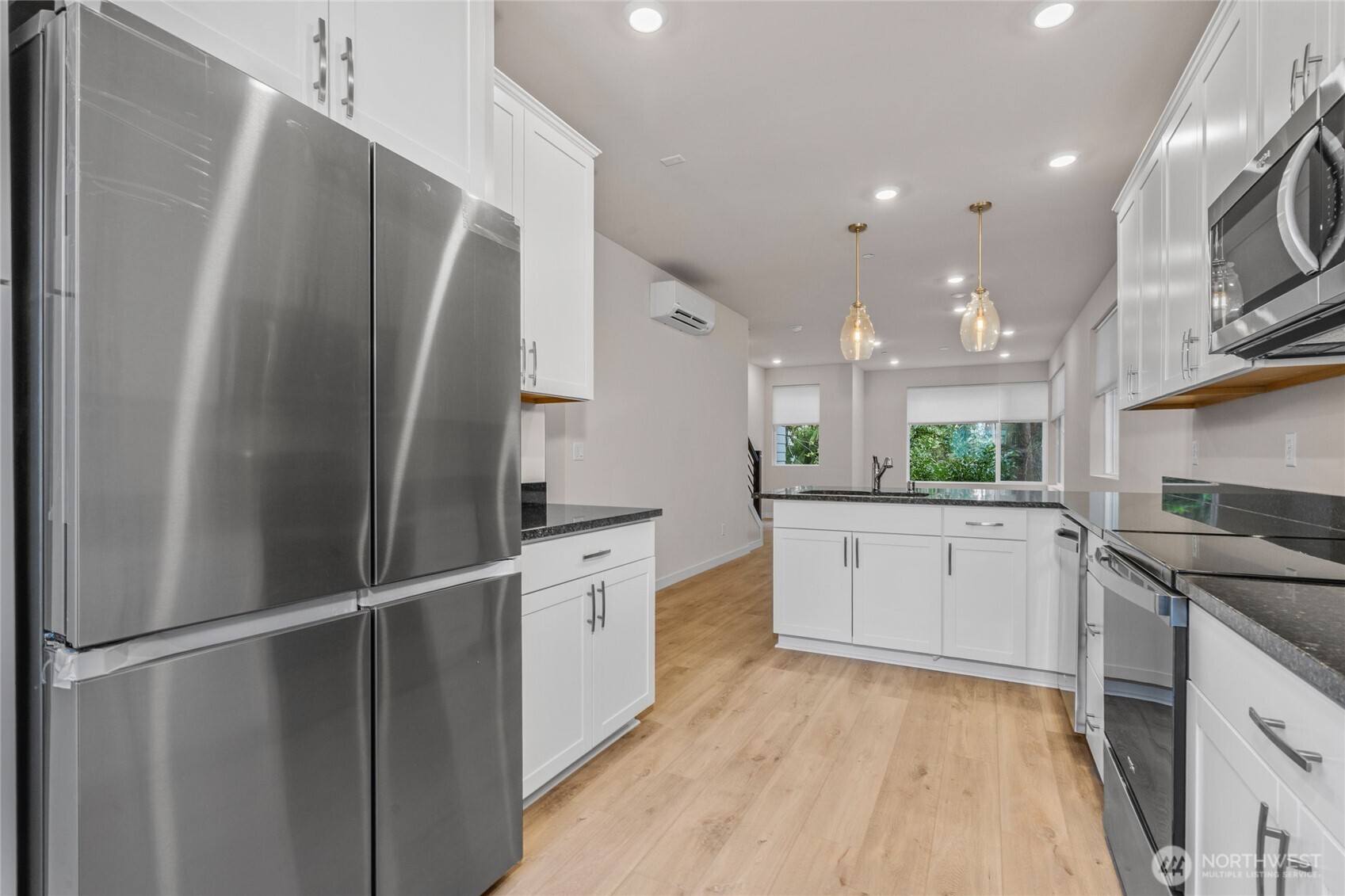 2121 North 148th Street, Unit C Shoreline, WA 98133 - Photo 7 of 31