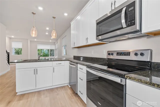 $699,999 | 2121 North 148th Street, Unit C, Shoreline, WA 98133