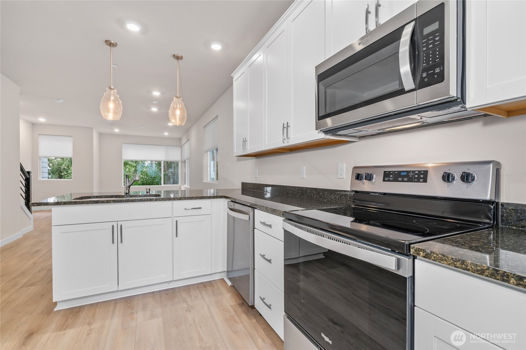 2121 North 148th Street, Unit C Shoreline, WA 98133 - Photo 8 of 31