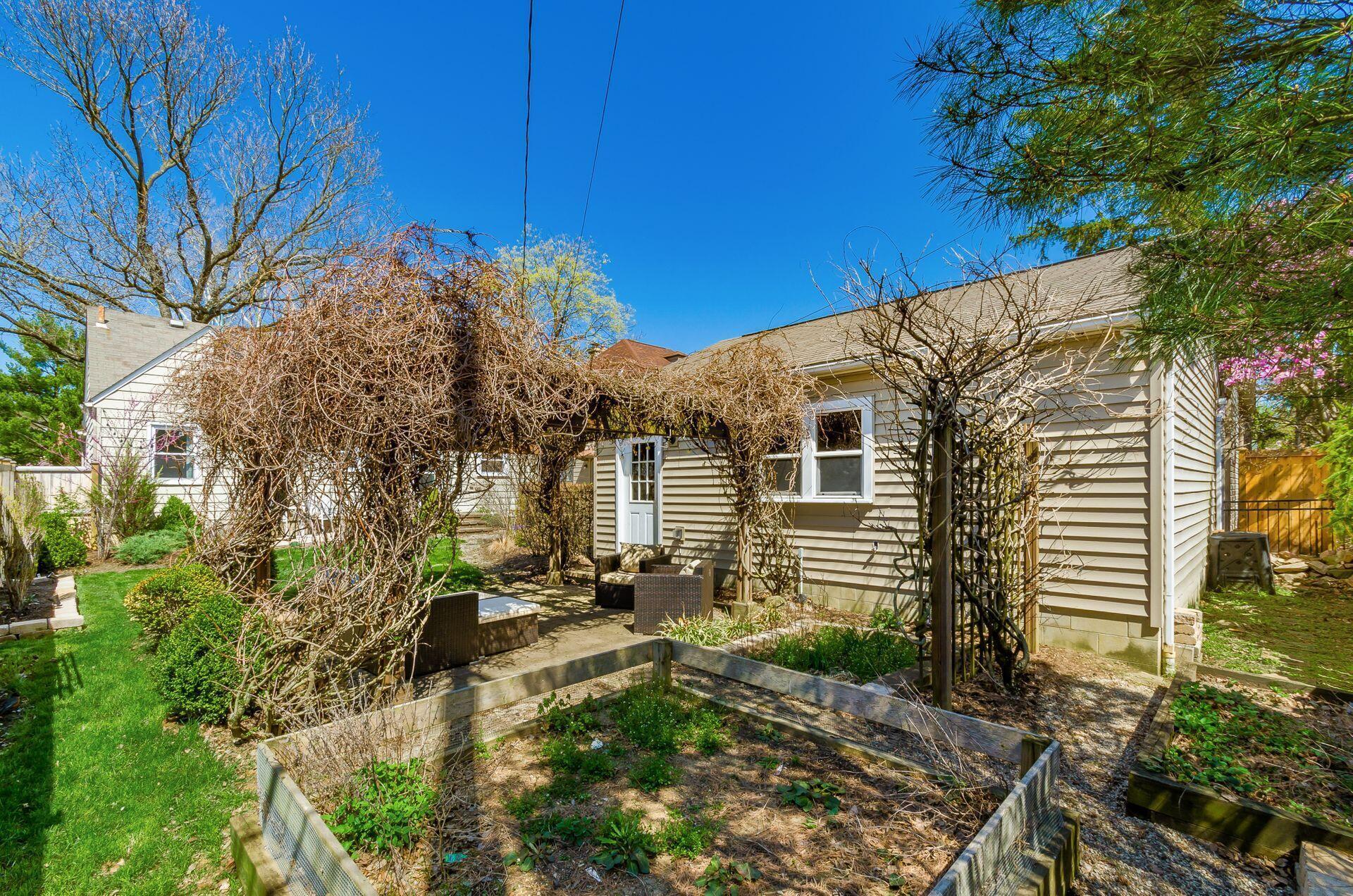 415 Fallis Road Columbus, OH 43214 - Photo 48 of 58 052_5232_L 415 Fallis Rd010-2