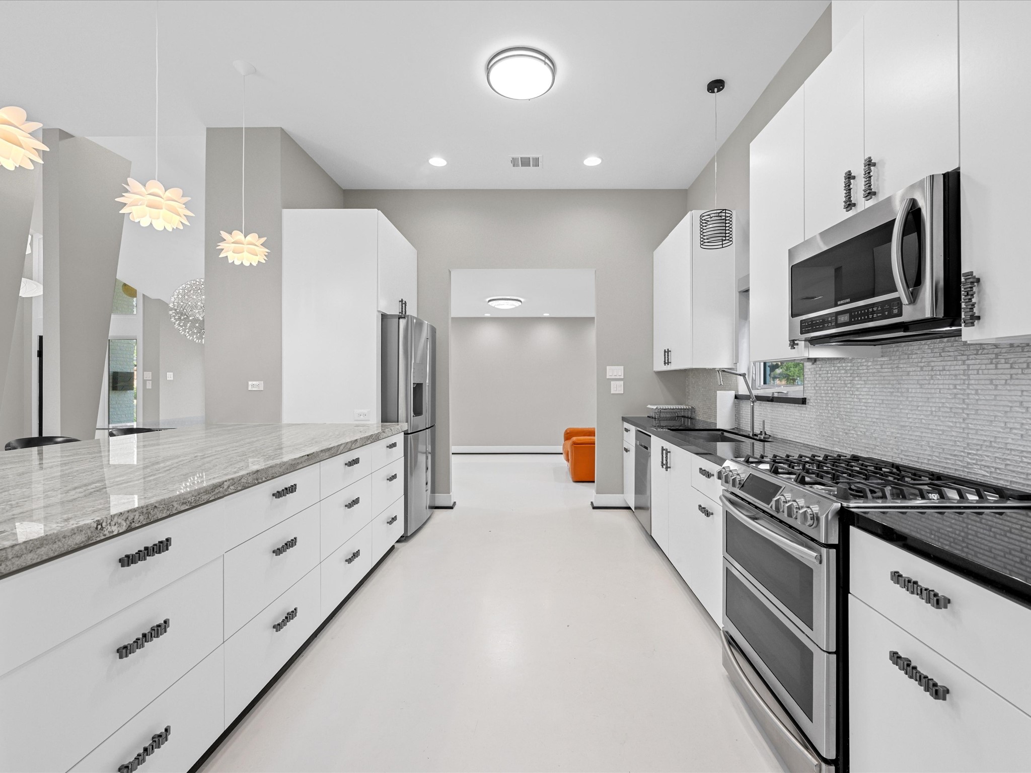 5603 Grape Street Houston, TX 77096 - Photo 15 of 40