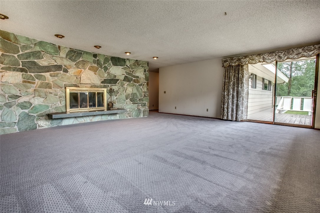5604 Northeast 24th Street Renton, WA 98059 - Photo 4 of 24