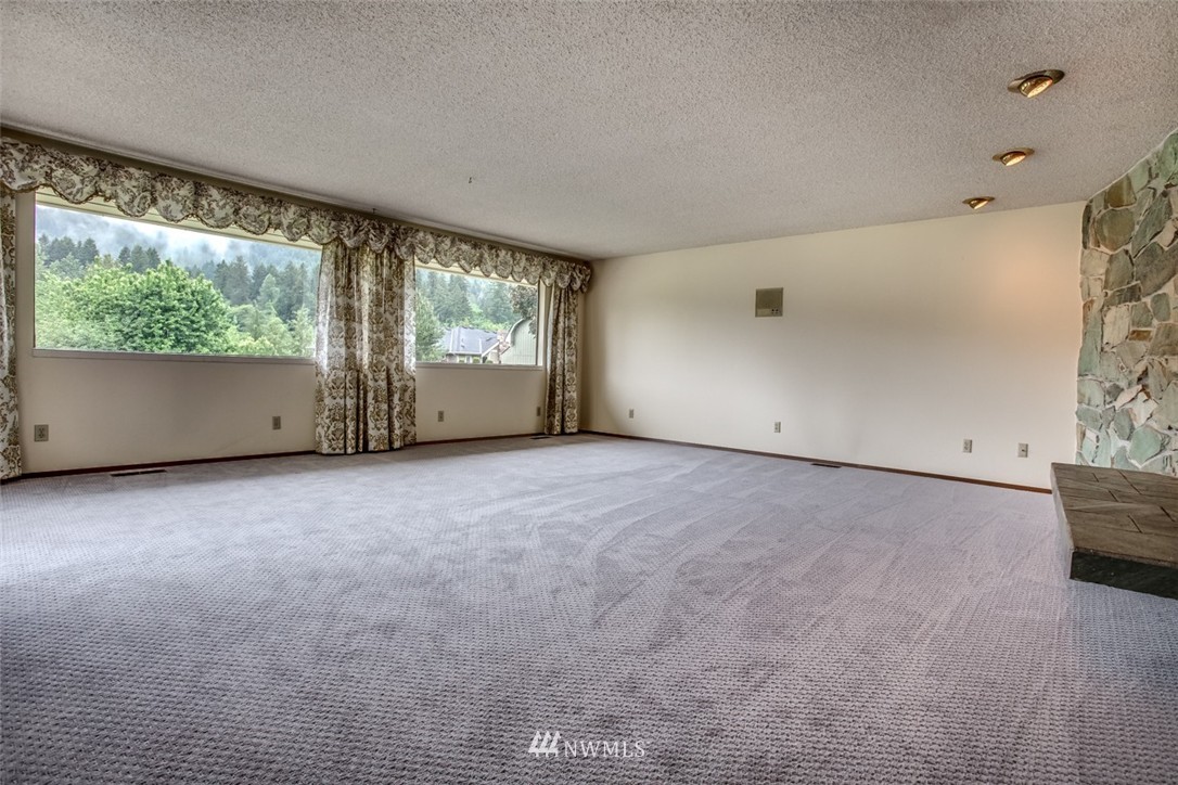 5604 Northeast 24th Street Renton, WA 98059 - Photo 7 of 24