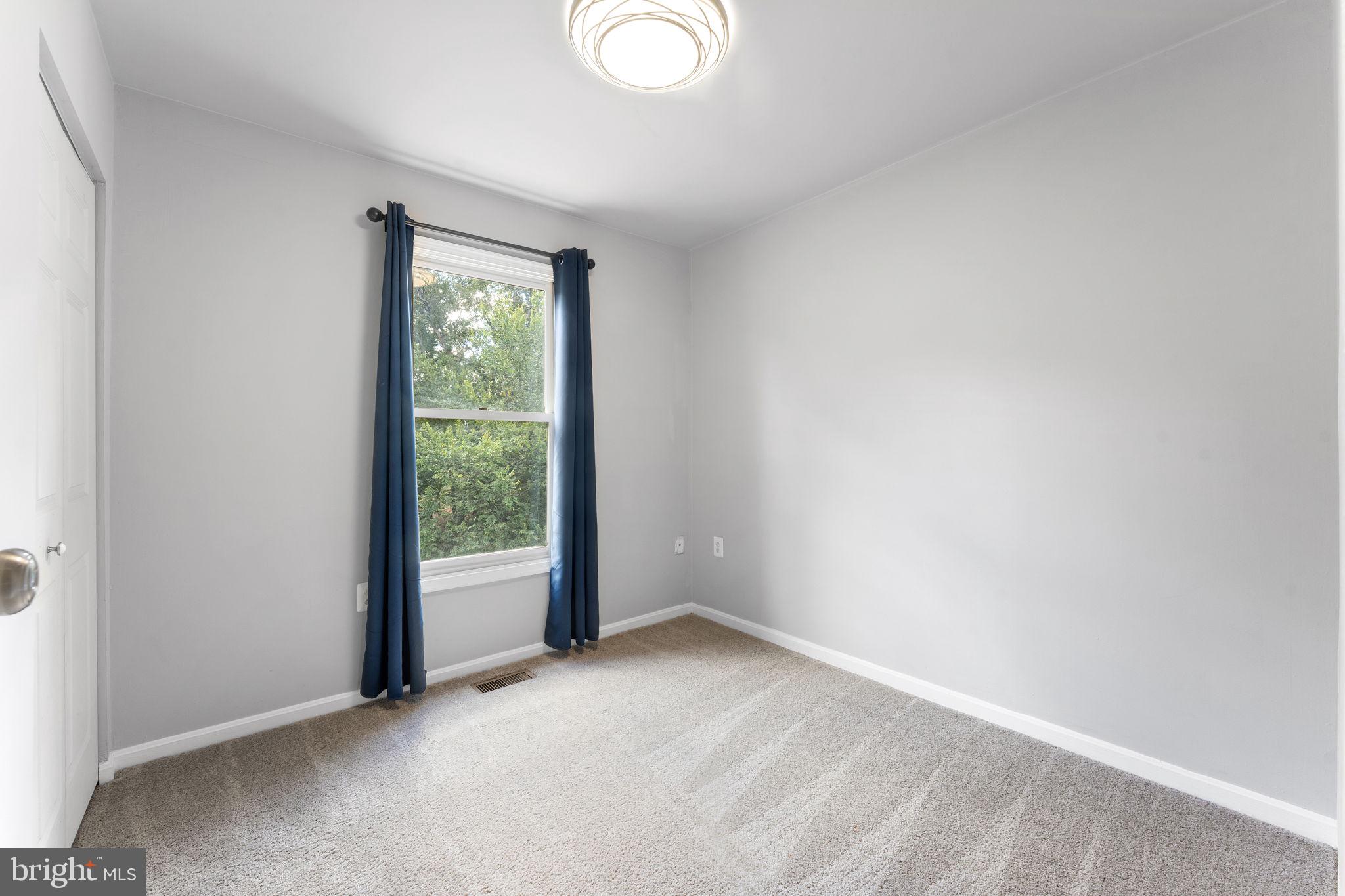 7359 Rokeby Drive Manassas, VA 20109 - Photo 29 of 44 Upper level Bedroom 3