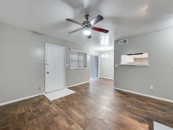 $115,000 | 1122 Millview Drive, Unit 1103, Arlington, TX 76012