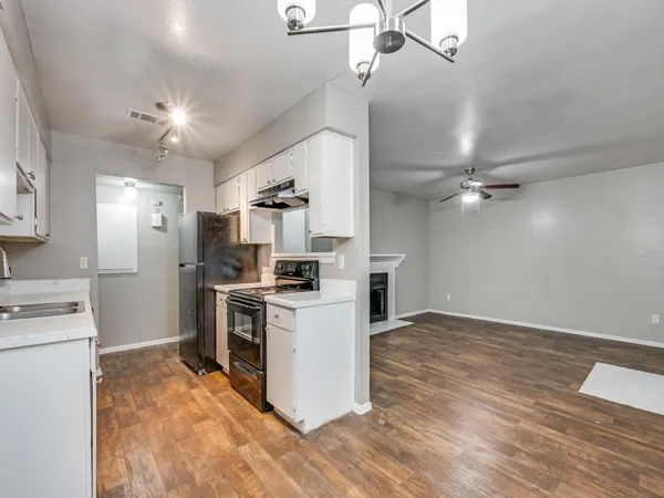 $115,000 | 1122 Millview Drive, Unit 1103, Arlington, TX 76012