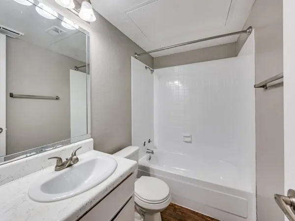 $115,000 | 1122 Millview Drive, Unit 1103, Arlington, TX 76012