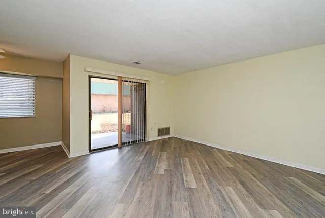 $1,800 | 1605 Meadowview Lane, Unit 1605, Mont Clare, PA 19453