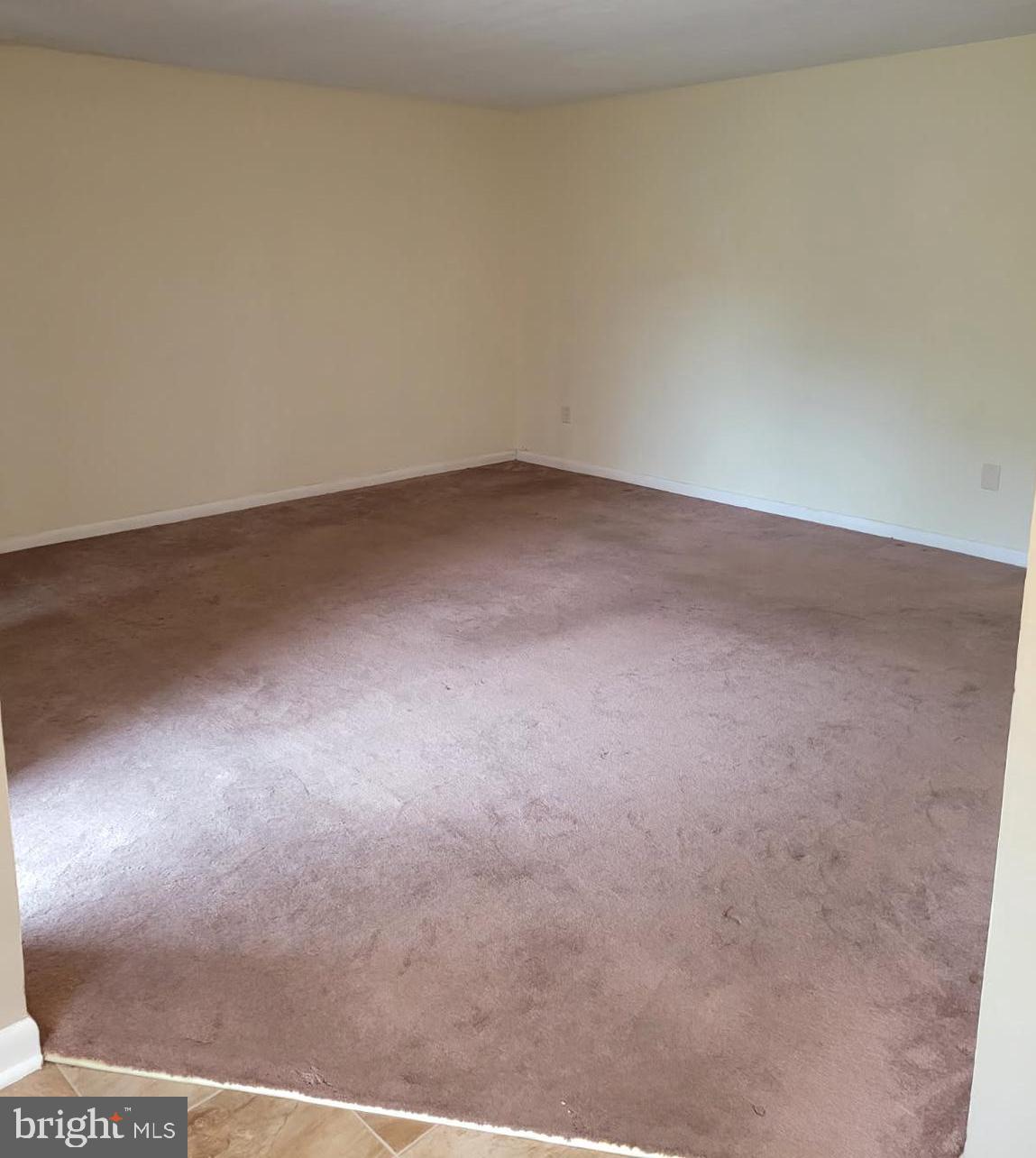 1605 Meadowview Lane, Unit 1605 Mont Clare, PA 19453 - Photo 5 of 16 Living Room