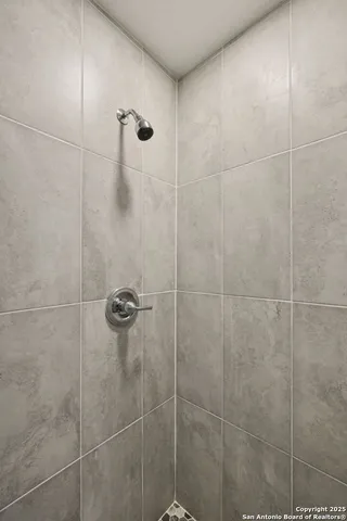 $1,250 | 1272 Rotherman, Canyon Lake, TX 78133