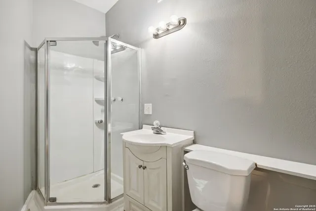 $1,250 | 1272 Rotherman, Canyon Lake, TX 78133