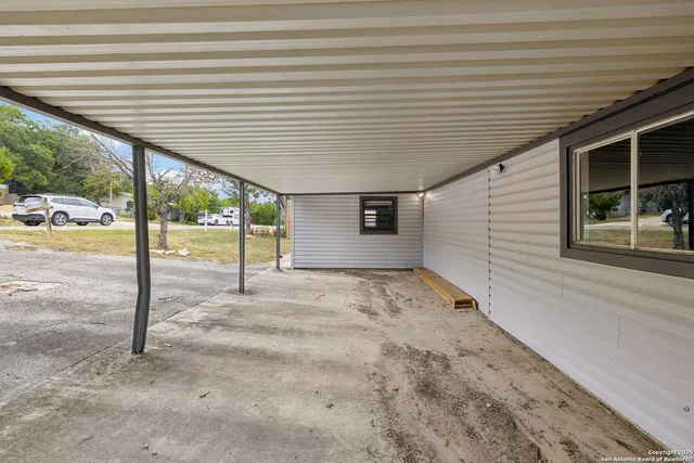 $1,250 | 1272 Rotherman, Canyon Lake, TX 78133