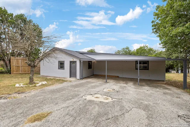 $1,250 | 1272 Rotherman, Canyon Lake, TX 78133