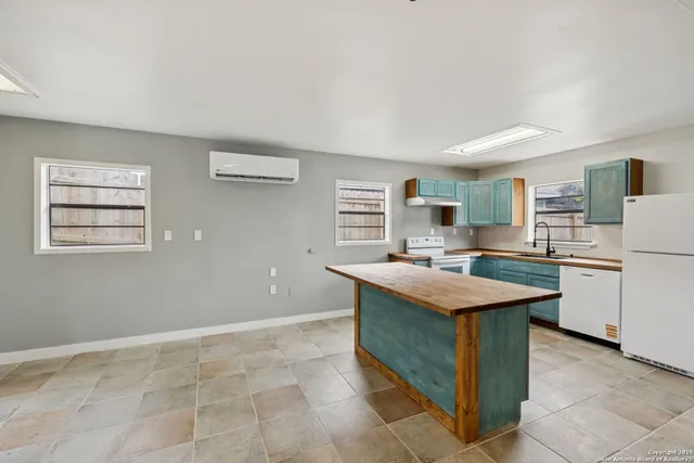 $1,250 | 1272 Rotherman, Canyon Lake, TX 78133