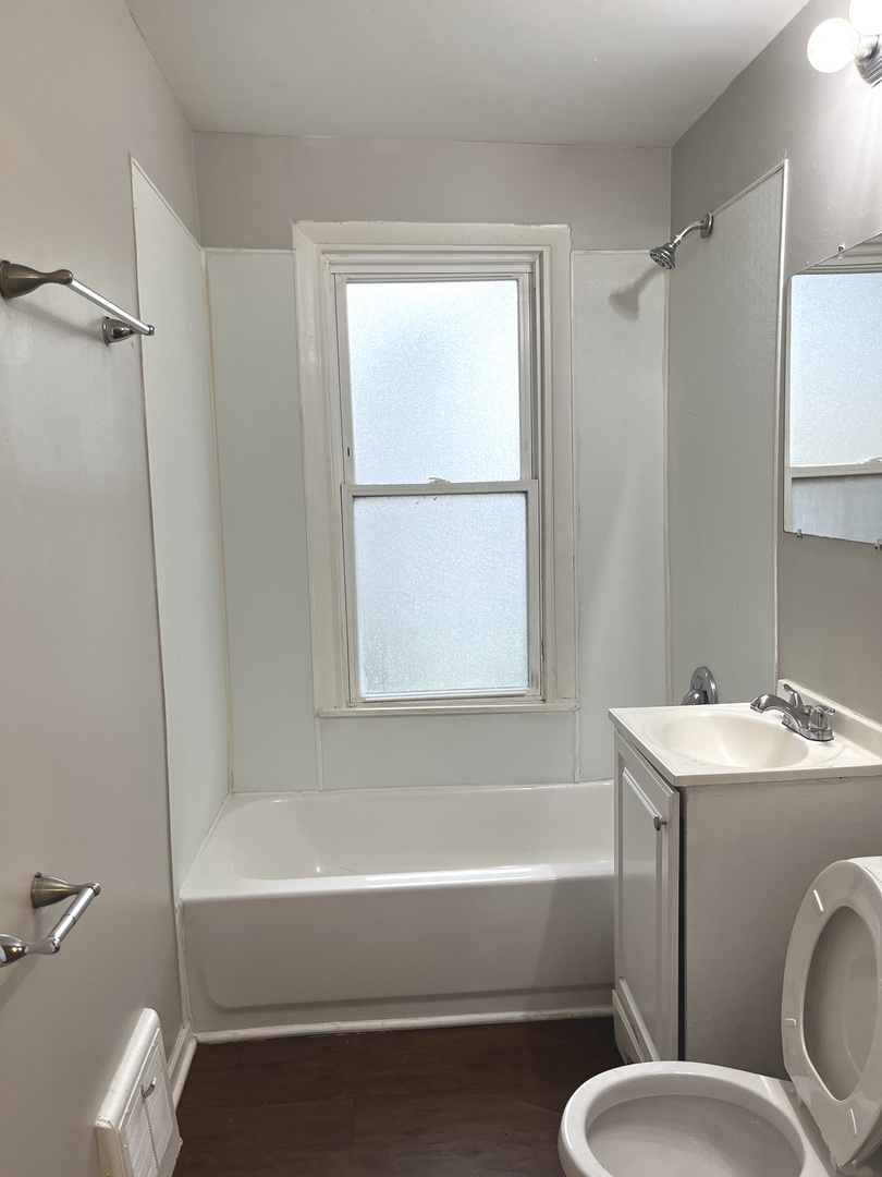 3807 Wesley Avenue Berwyn, IL 60402 - Photo 13 of 19