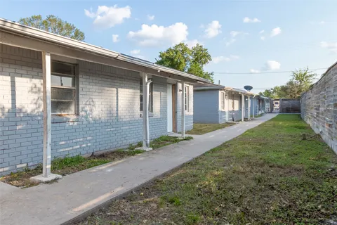 $450,000 | 4755 Wilmington Street, Unit 16, Houston, TX 77033