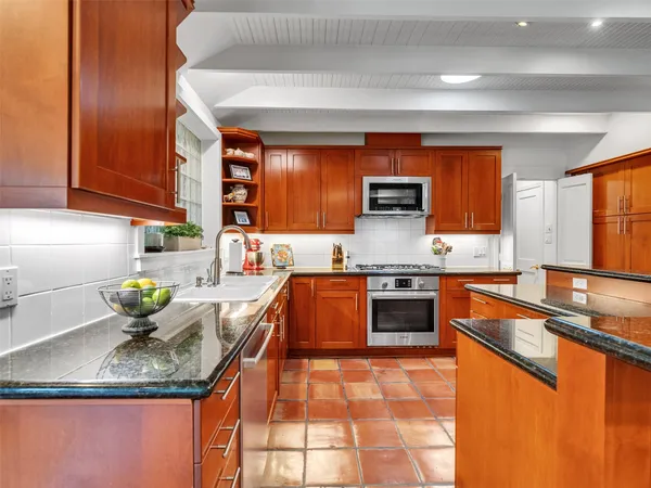 $1,975,000 | 8202 Burkhart Road, Houston, TX 77055