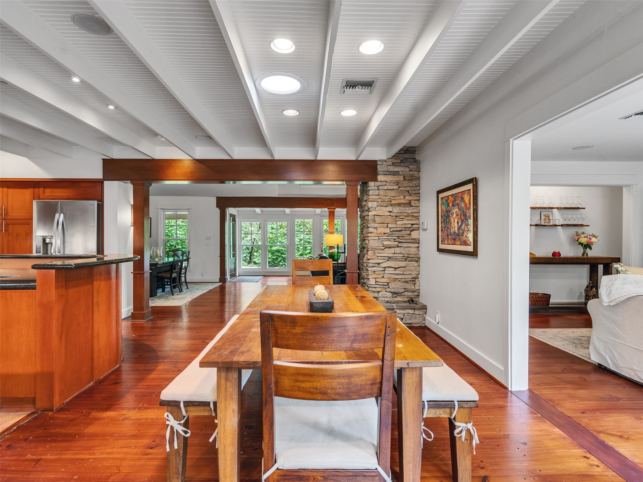 8202 Burkhart Road Houston, TX 77055 - Photo 8 of 29 The breakfast area sits just off the kitchen and has room for a large table.