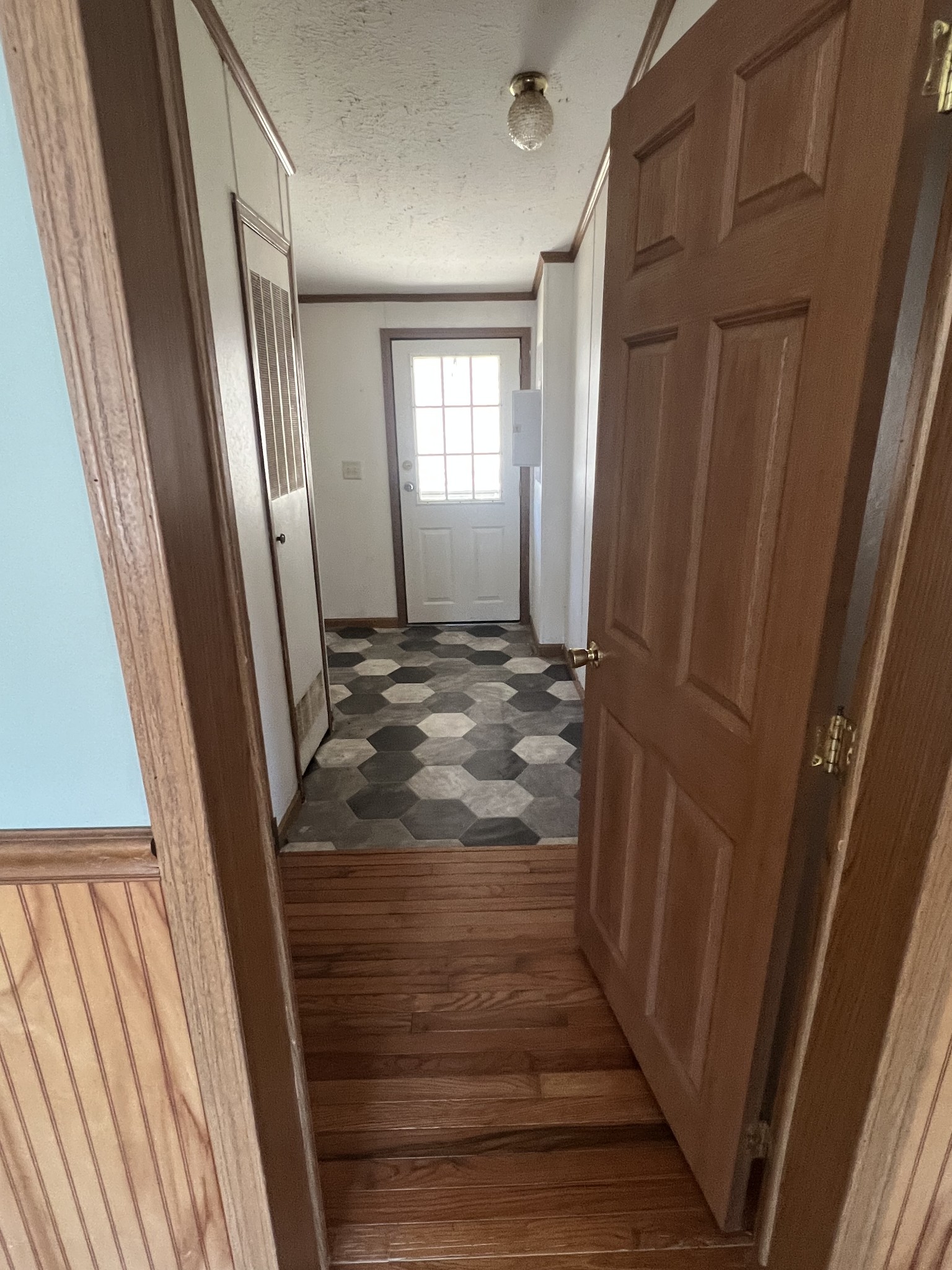 697 Club Springs Road Buffalo Valley, TN 38548 - Photo 21 of 29 a view of a hallway