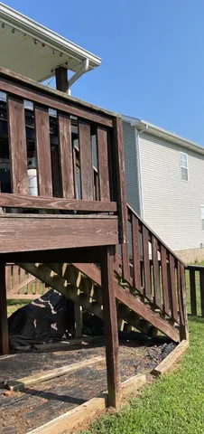 a view of a house with porch