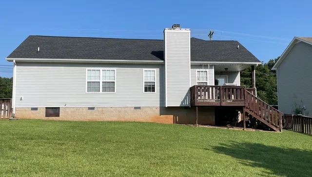 a front view of house with yard