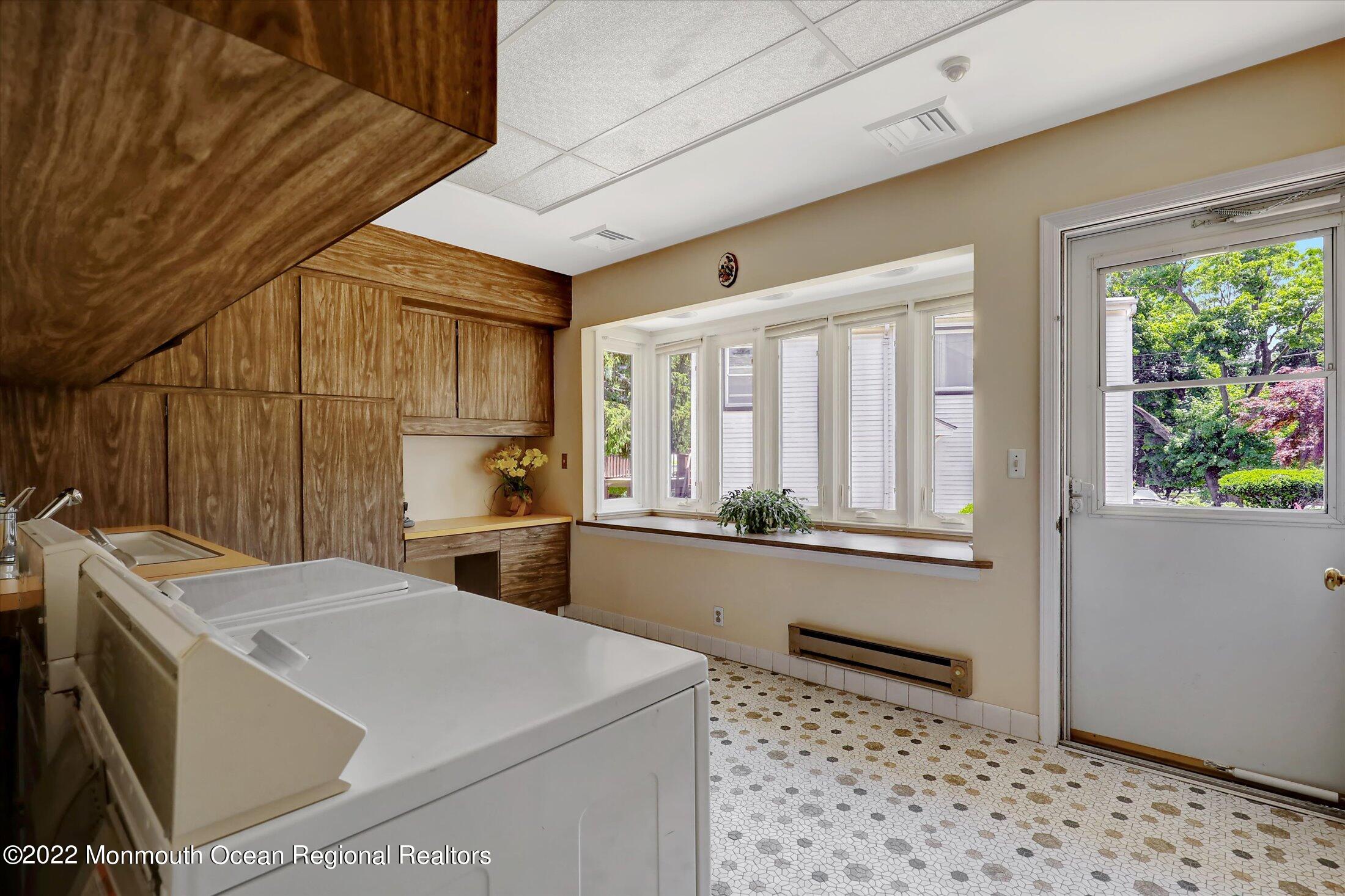 353 East Freehold Road, Unit 353355 Freehold, NJ 07728 - Photo 31 of 87 26-Laundry