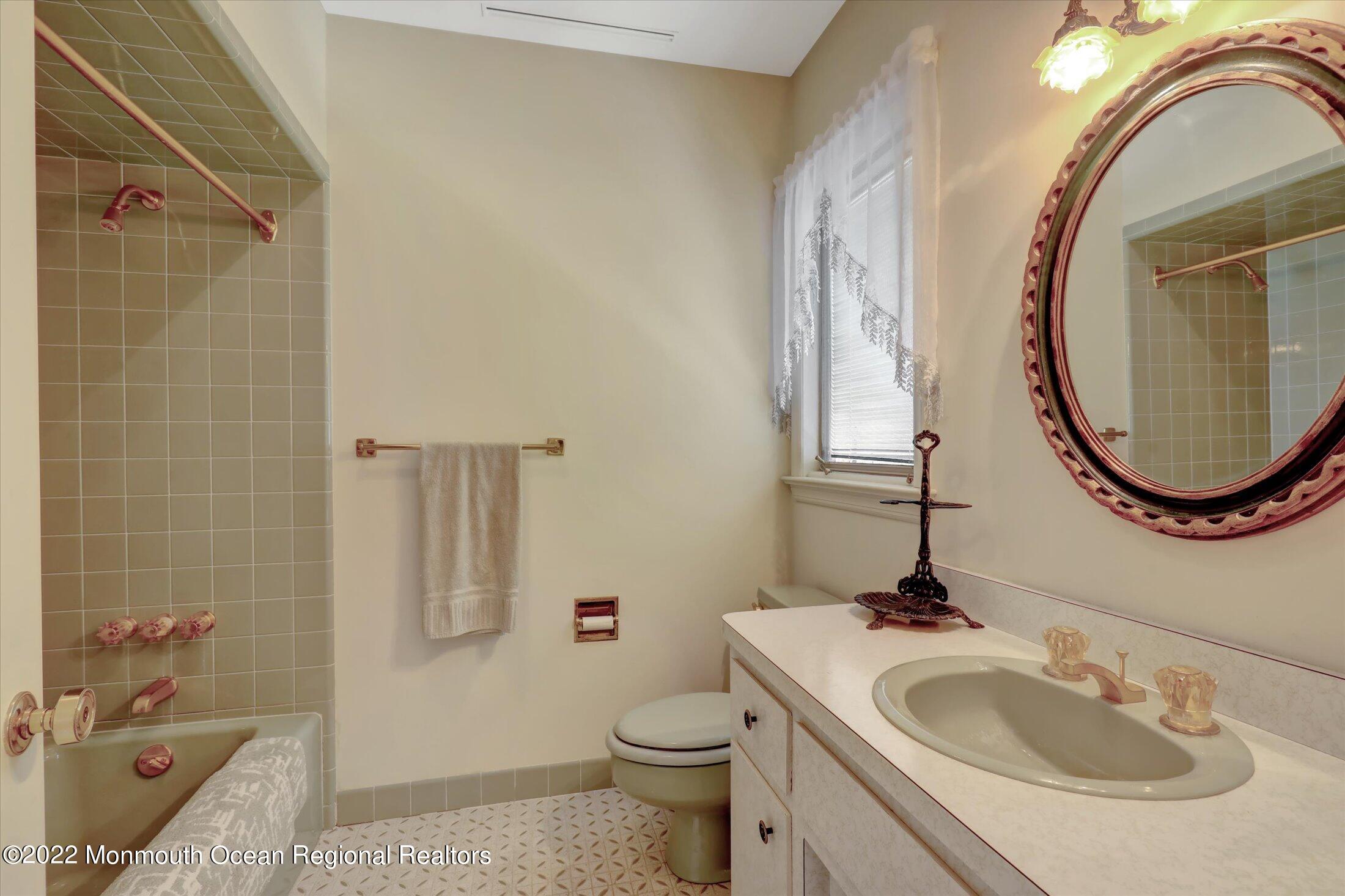 353 East Freehold Road, Unit 353355 Freehold, NJ 07728 - Photo 44 of 87 40-Bathroom