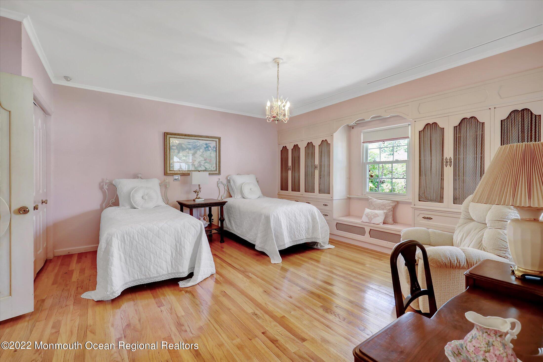 353 East Freehold Road, Unit 353355 Freehold, NJ 07728 - Photo 45 of 87 41-Jack & Jill Suite