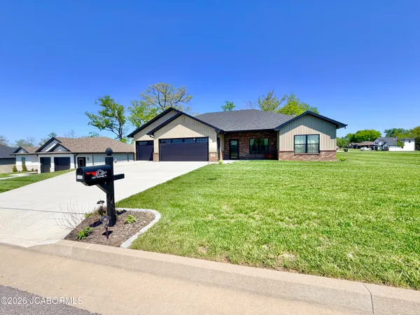 5402 Thornridge Drive, Jefferson City, MO 65109