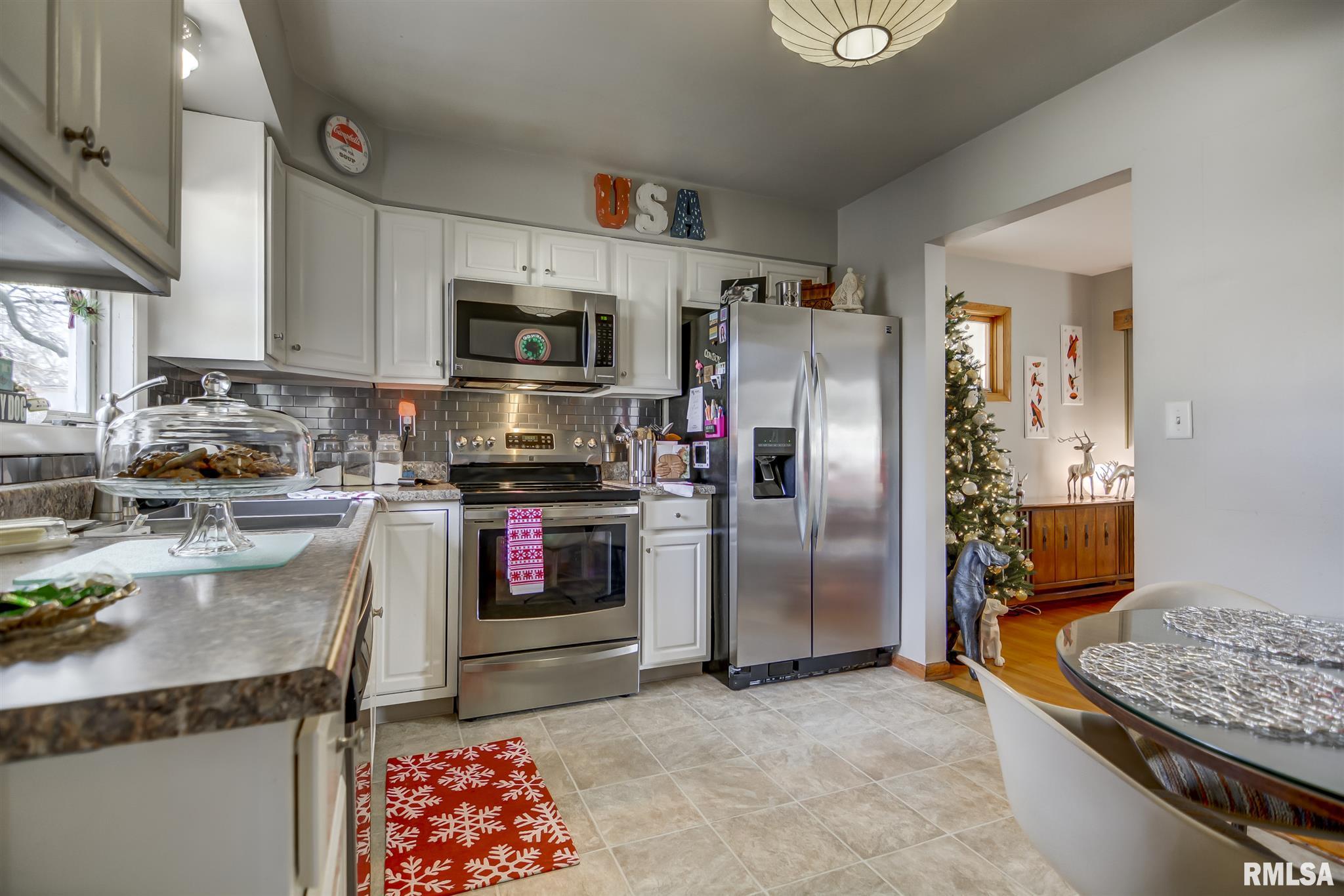 2707 Huntington Road Springfield, IL 62703 - Photo 7 of 36