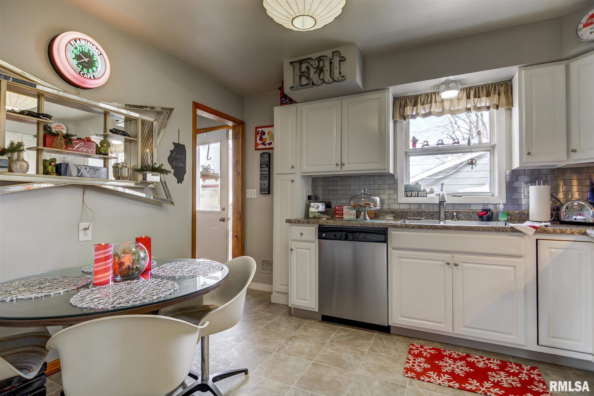 2707 Huntington Road Springfield, IL 62703 - Photo 8 of 36