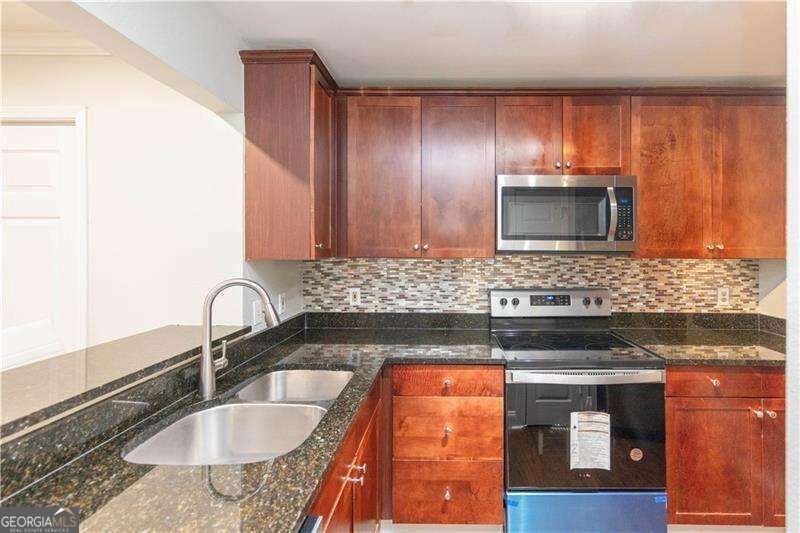 2657 Lenox Road Northeast, Unit P216 Atlanta, GA 30324 - Photo 6 of 25 Gallery Image 6
