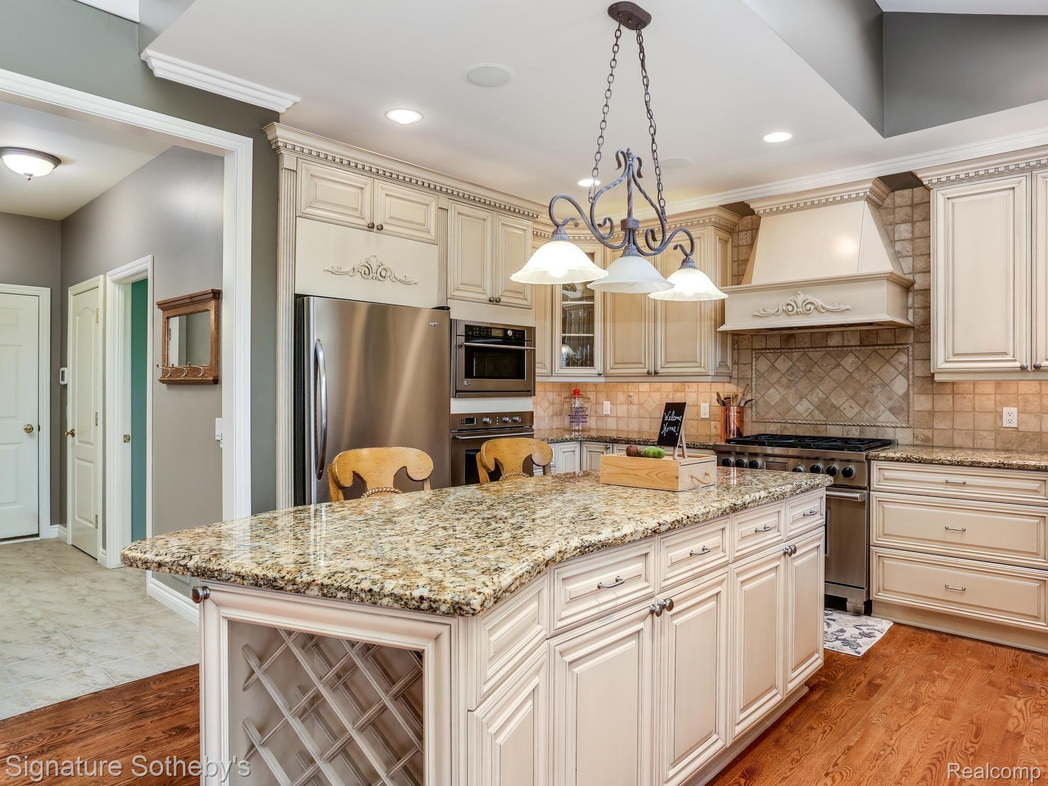 2828 North Addison Circle Rochester, MI 48306 - Photo 8 of 48 2828 S Addison Cir Rochester-031-029-2828 Addison Circle South-MLS_Size.jpg