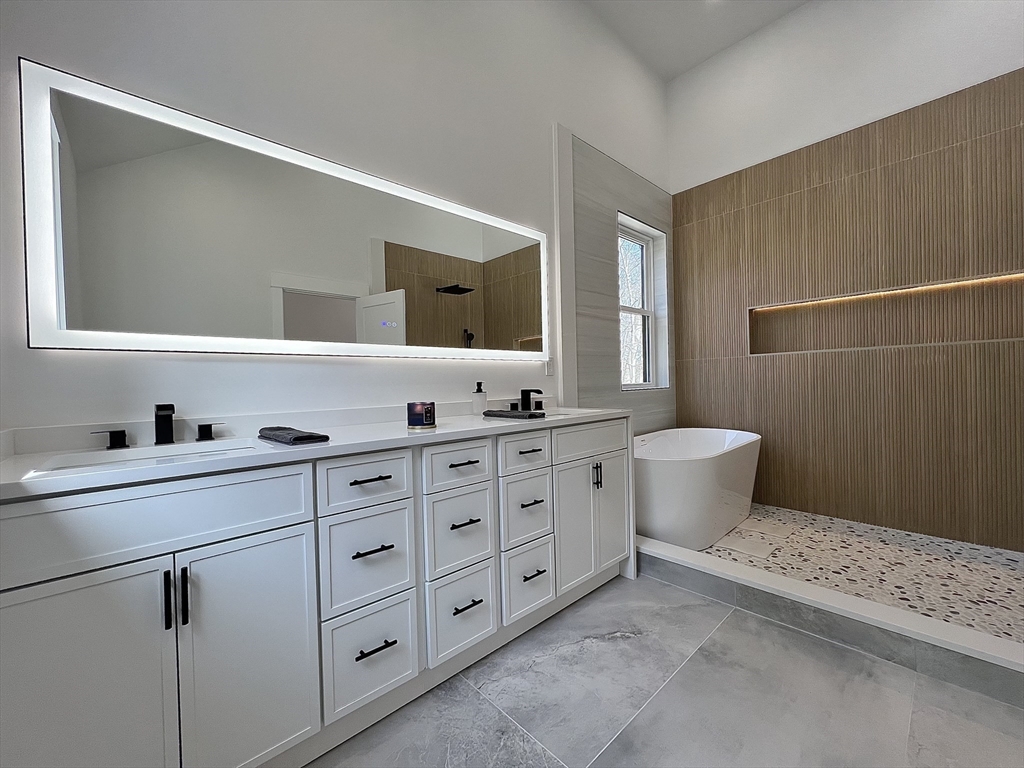 7 Circle Drive Dover, MA 02030 - Photo 19 of 27