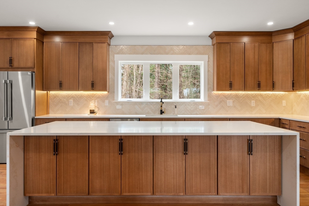 7 Circle Drive Dover, MA 02030 - Photo 3 of 27