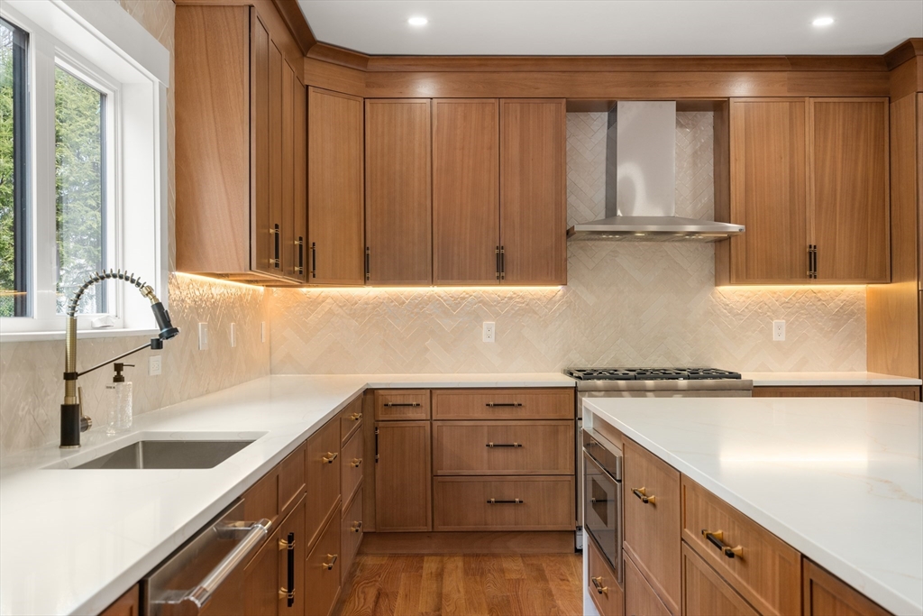 7 Circle Drive Dover, MA 02030 - Photo 4 of 27