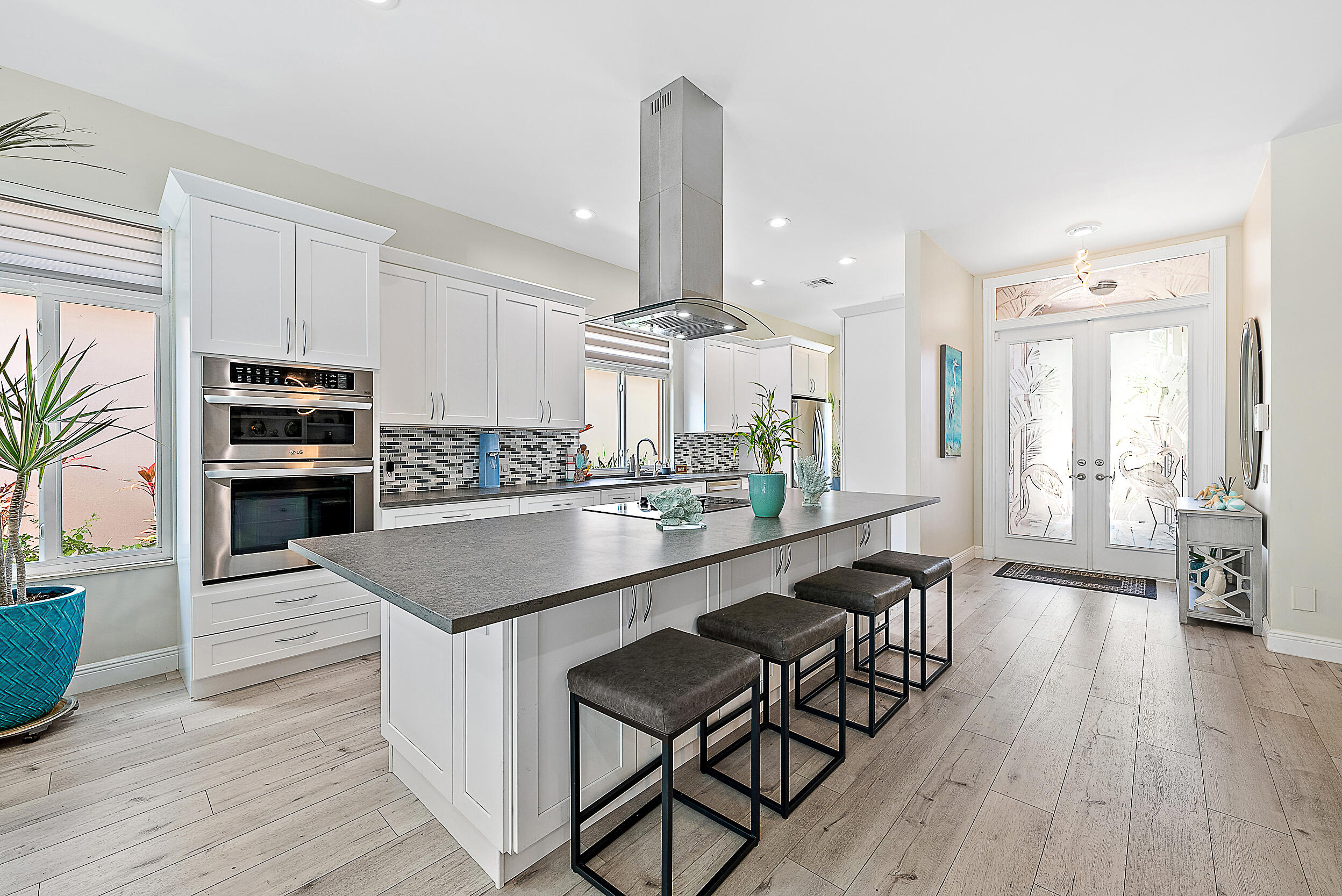 210 South Hampton Drive Jupiter, FL 33458 - Photo 11 of 40 Kitchen