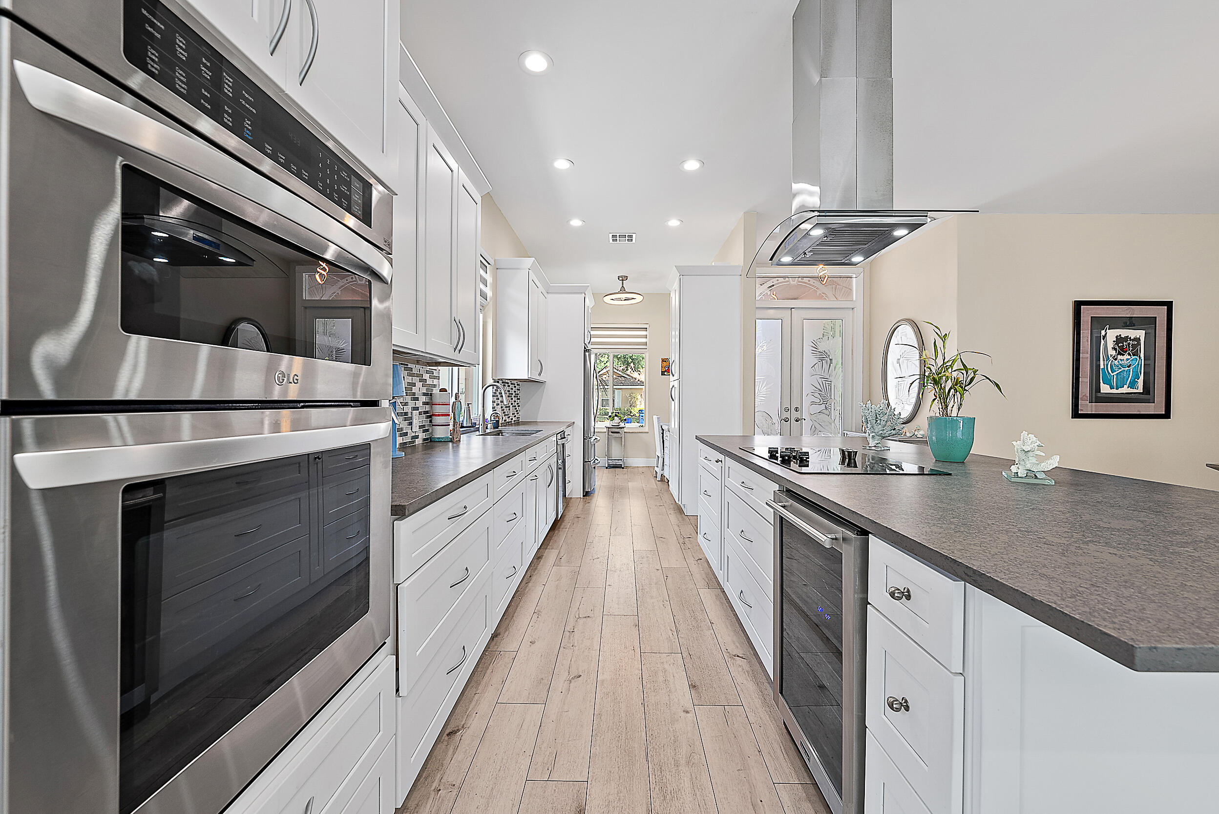 210 South Hampton Drive Jupiter, FL 33458 - Photo 13 of 40 Kitchen